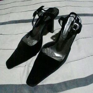 DKNY 85mm Sexy Instep Strap Heels Size 7